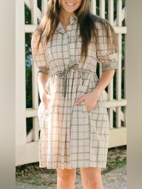 Victoria Dunn Kerra size medium